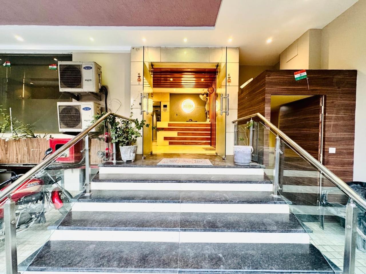 Hotel Megha Inn Lucknow Exterior photo